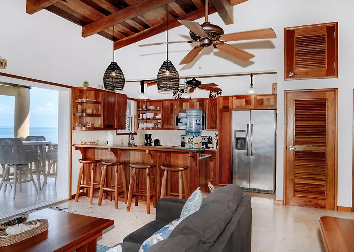 Residences At Barrier Reef 10-1c Oceanfront 2 Bedroom By Floreo Holiday home